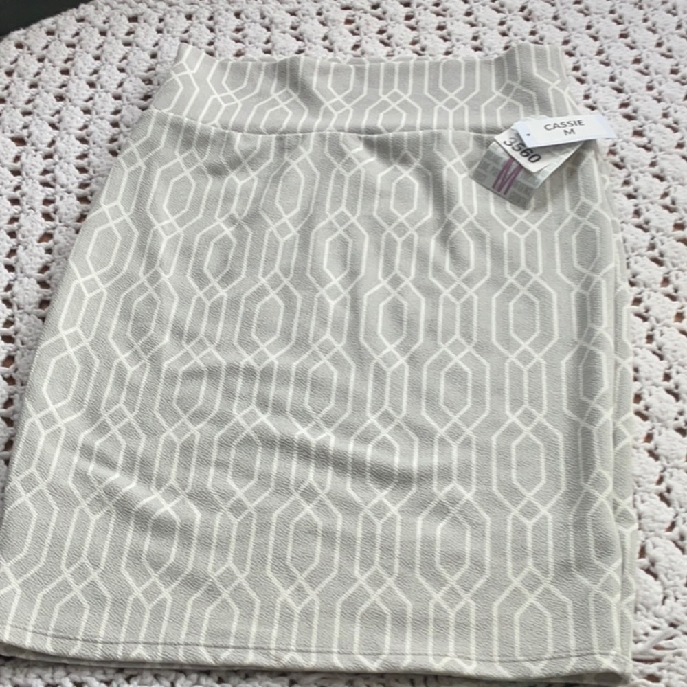 NWT lularoe Cassie skirt
